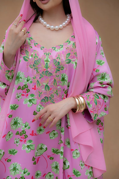 Mix Floral Mukhawar with scarf in Pink