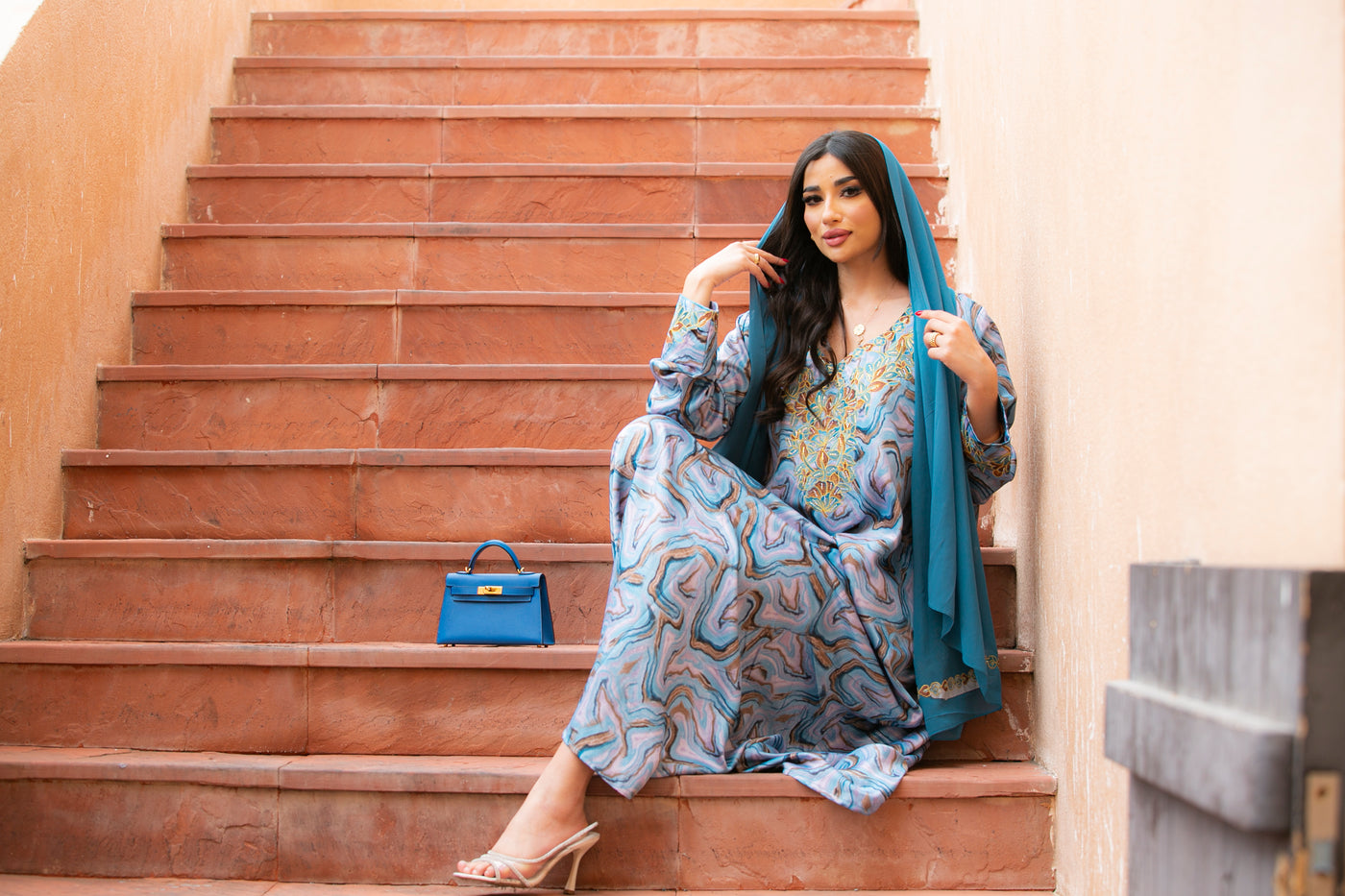 Wave Mukhawar in Blue with scarf