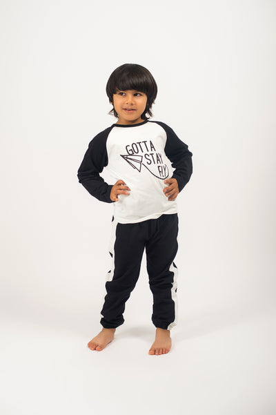Be Cosy kid's PJ set with "Gotta Stay Fly" print