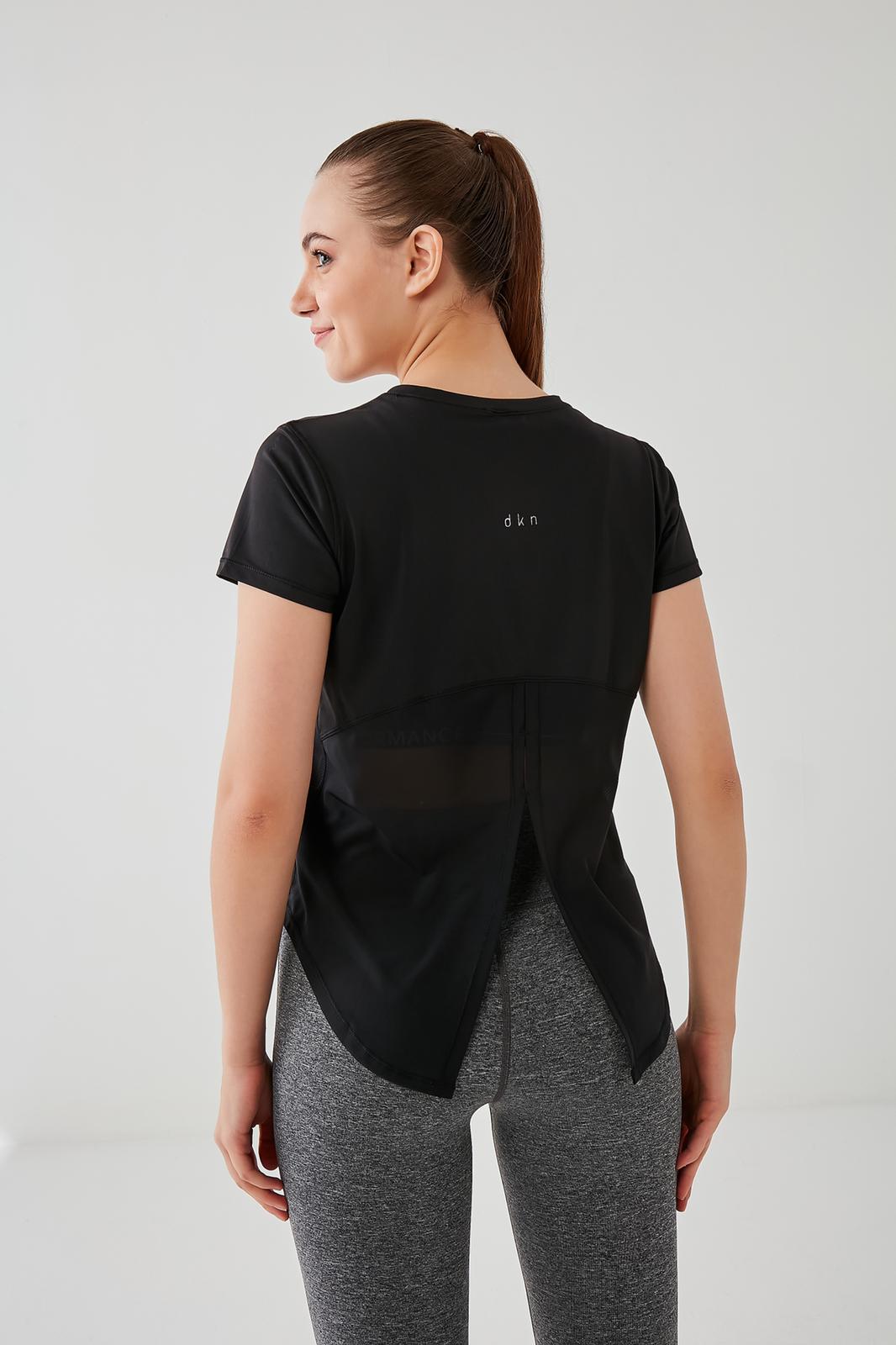 DKN Adjust the back T-Shirt in Black