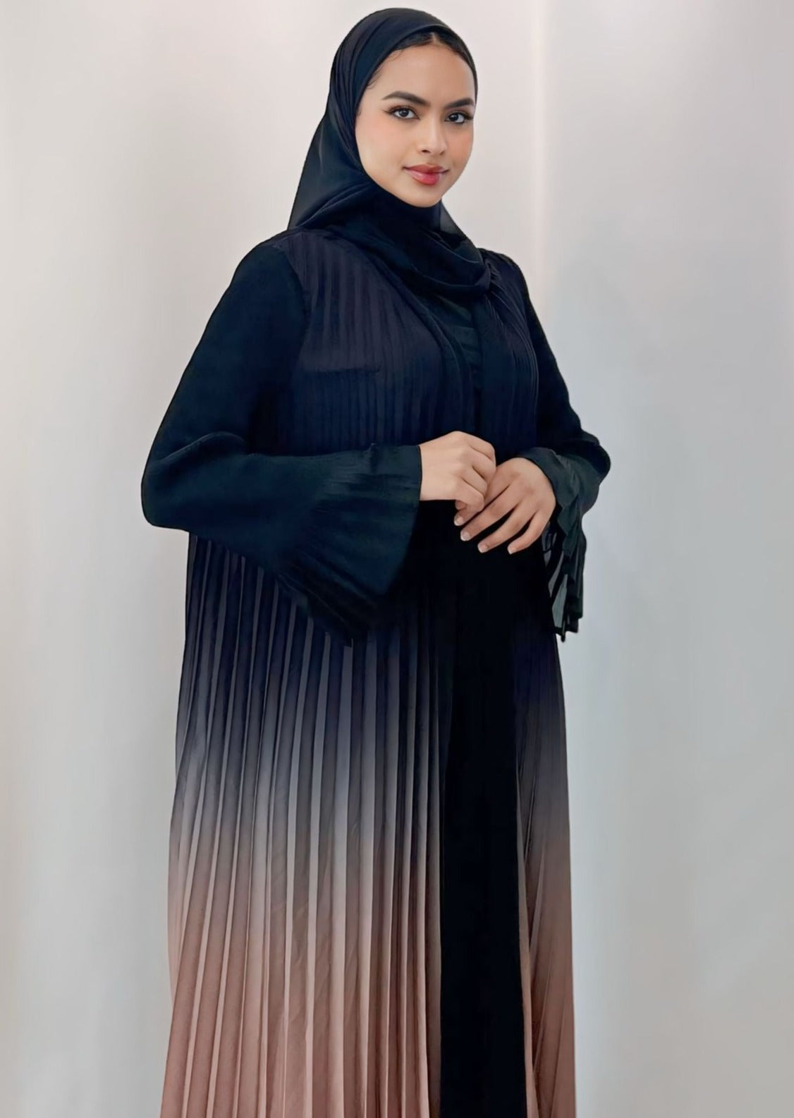Haneen alsaify X Becosy  in ombre abaya without belt