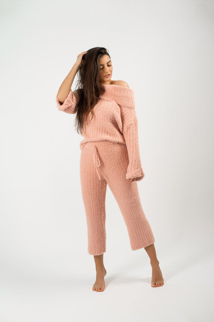 Be Cosy Off Shoulder Loungewear Set in Soft Pink
