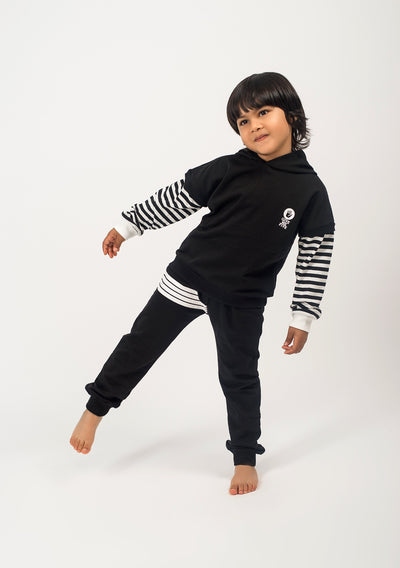 Be Cosy kid's set with ‘Give Me Five' print black and white