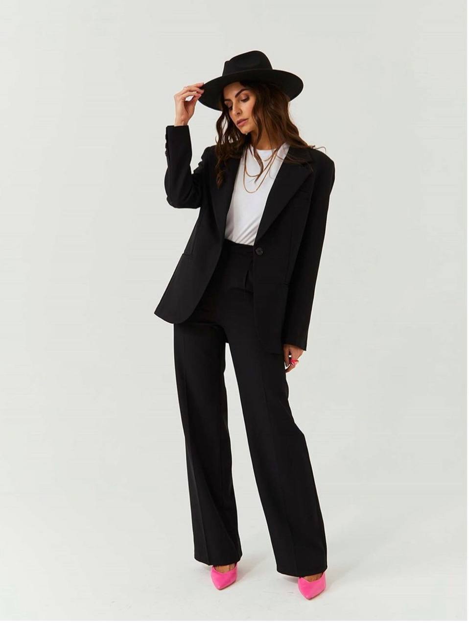 Haneen X Be Cosy Suit: Jacket and Trousers in black